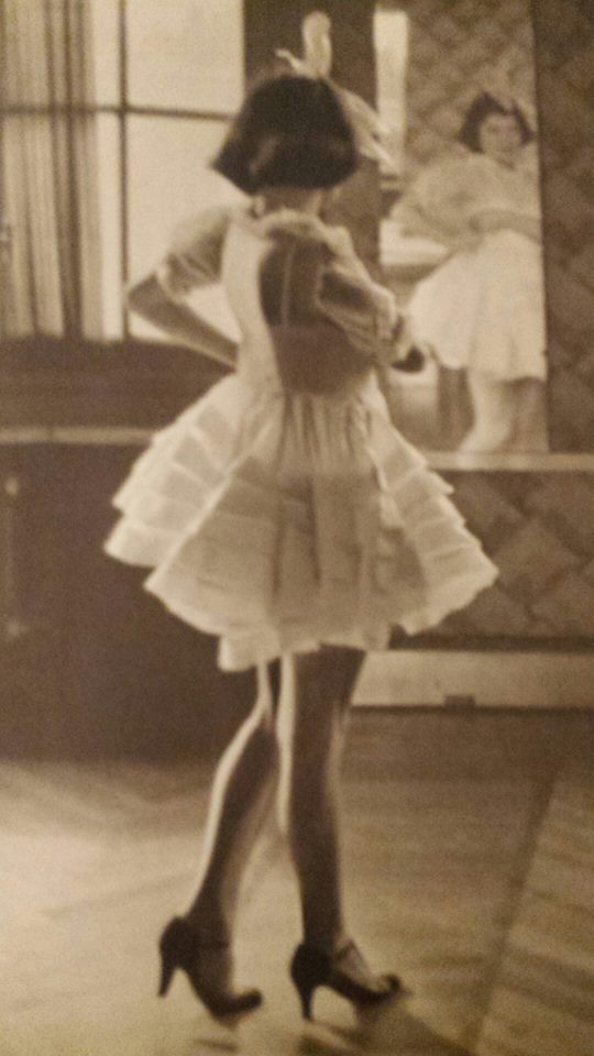 ragazza col vestitino, 1936